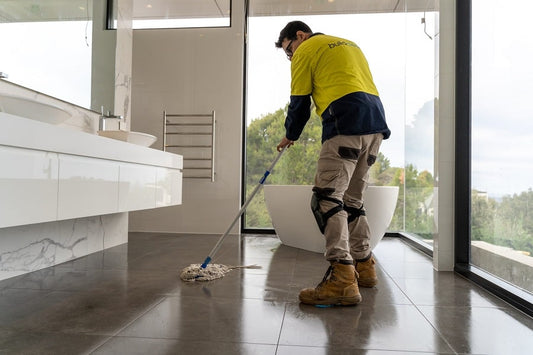 Curățenie după constructor: Etape esențiale pentru un mediu locuibil și sigur